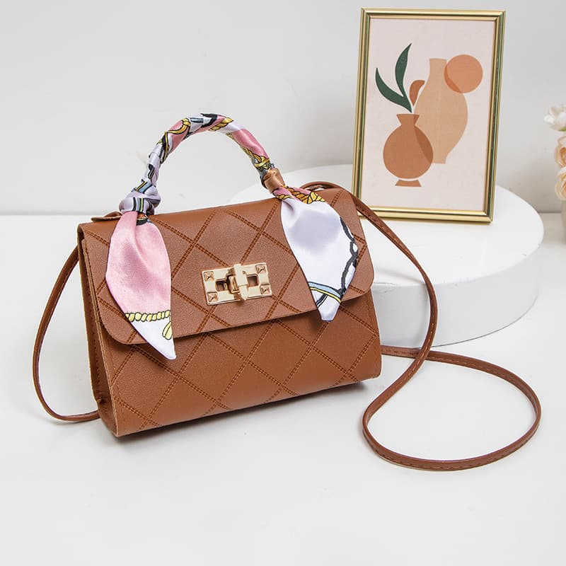 Wholesale Small Batch Women's Bags 2026 New Style Ladies Simple Crossbody Bag Embossed Diamond Quilted Small Square Bag Classic Handbag