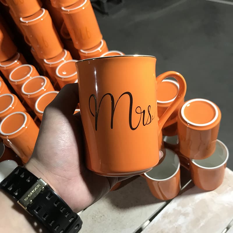 Wholesale Ceramic Cups Wedding Souvenirs Mugs with Gold Trim Couple Cups Store Celebration Promotion Logo Printing Light Luxury
