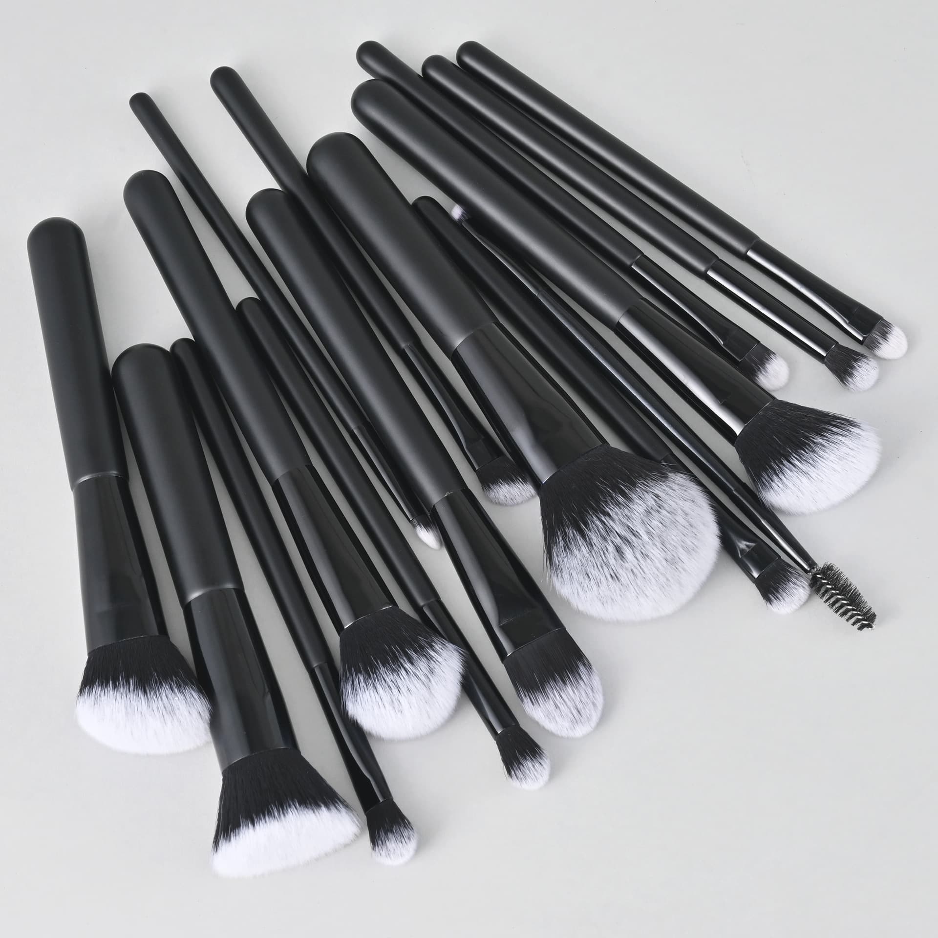 Factory Direct 15-Piece Makeup Brush Set Eyeshadow Brushes for Beginners Full Set Makeup Brushes Beauty Tools Wholesale