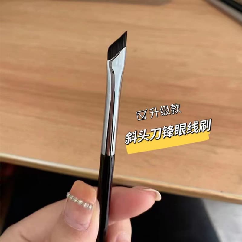 Upgraded Eyeliner Brush Flat Sickle Shape for Lower Lash Line and Under-Eye Detail Makeup Brush
