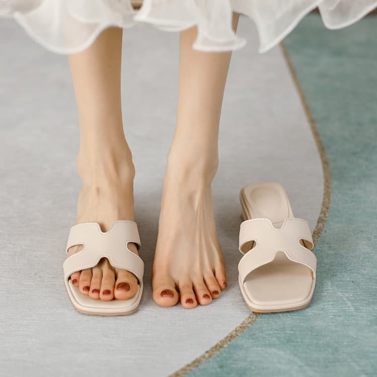 2024 New Square-Toe Outdoor Sandals for Women Korean Style Simple Low-Heel Slippers Summer Trendy Sandals