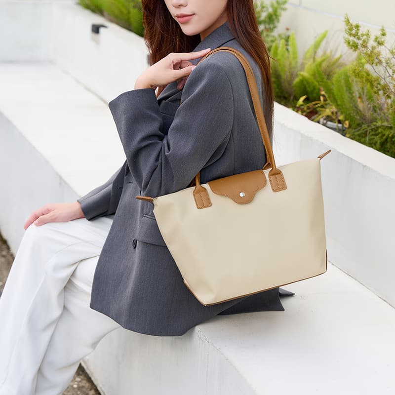 New Women's Large Capacity Tote Bag Work Commuter Laptop Bag Travel Textured Light Luxury Handbag