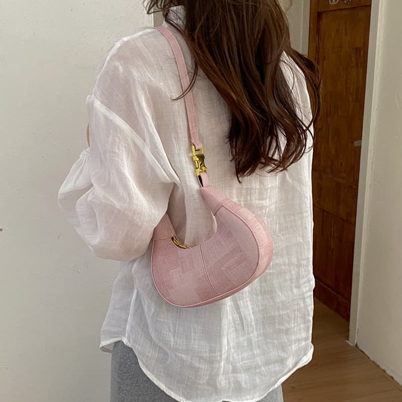 Spring New Fashion Chain Crescent Handbag for Girls, Niche Trendy Versatile Shoulder Crossbody Dumpling Bag