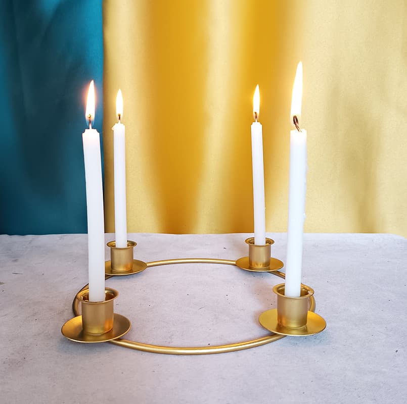 Factory Direct Christmas Candle Holder Gold Wind Lantern Iron Decoration for Export to Europe and America