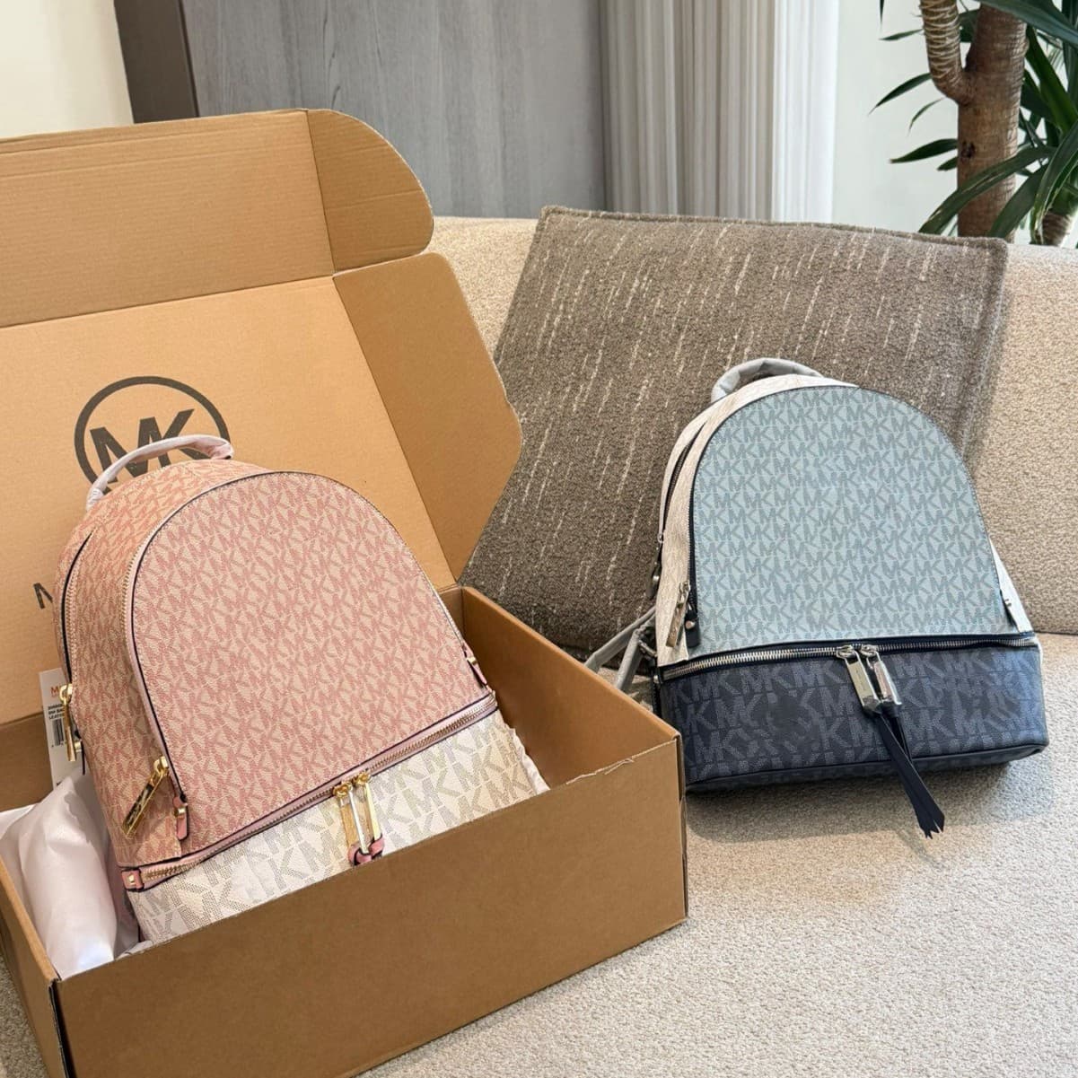 2026 spring and summer new style M home K home backpack travel back M, K bag men and women bag school bag cowhide color matching presbyopia