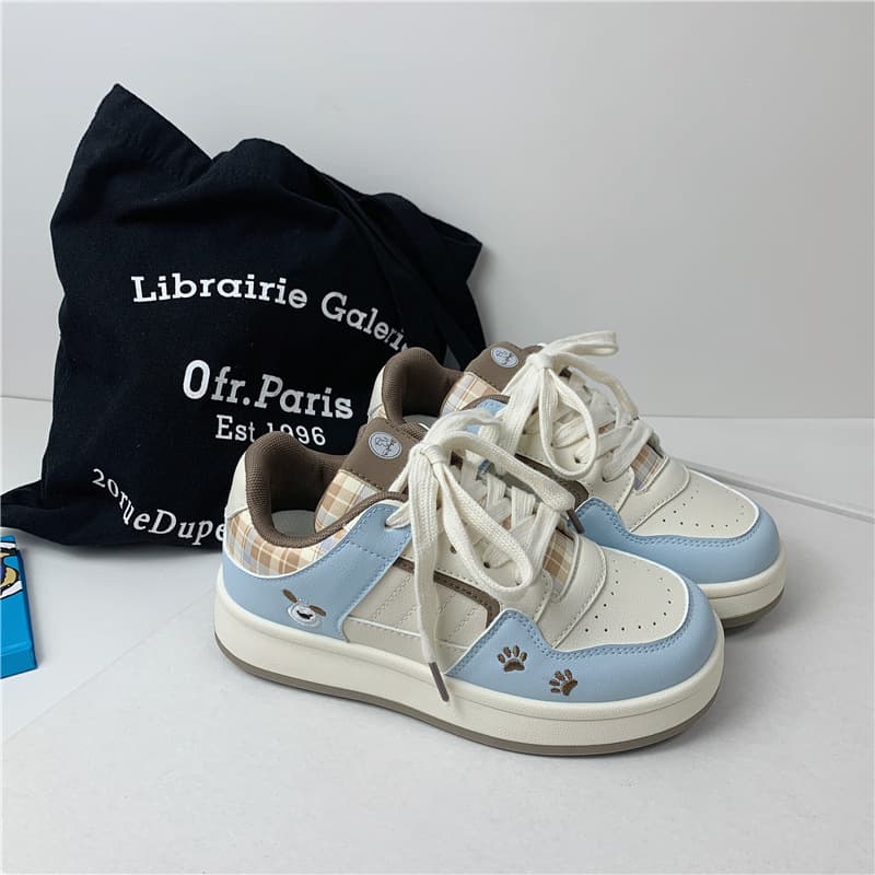 Women's Dopamine White Sneakers 2025 Autumn/Winter Hong Kong Style Bread Shoes Student Versatile Sports Casual Sneakers Yuanbo 2318