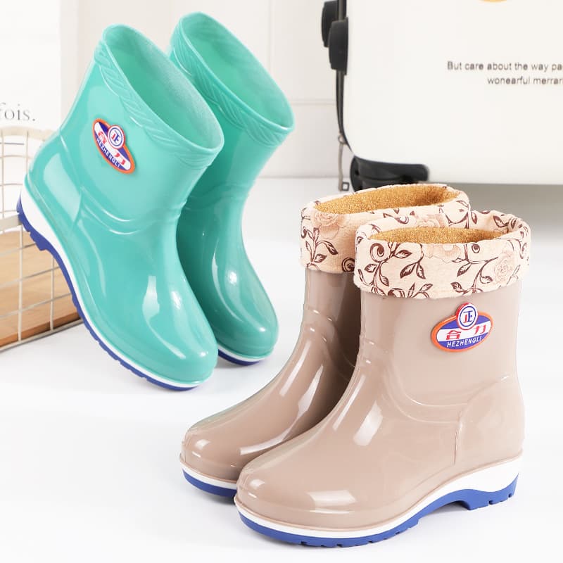 Women's mid-calf rain boots, autumn and winter cotton-padded rain boots, kitchen work non-slip water boots, casual wear-resistant warm water shoes for women.