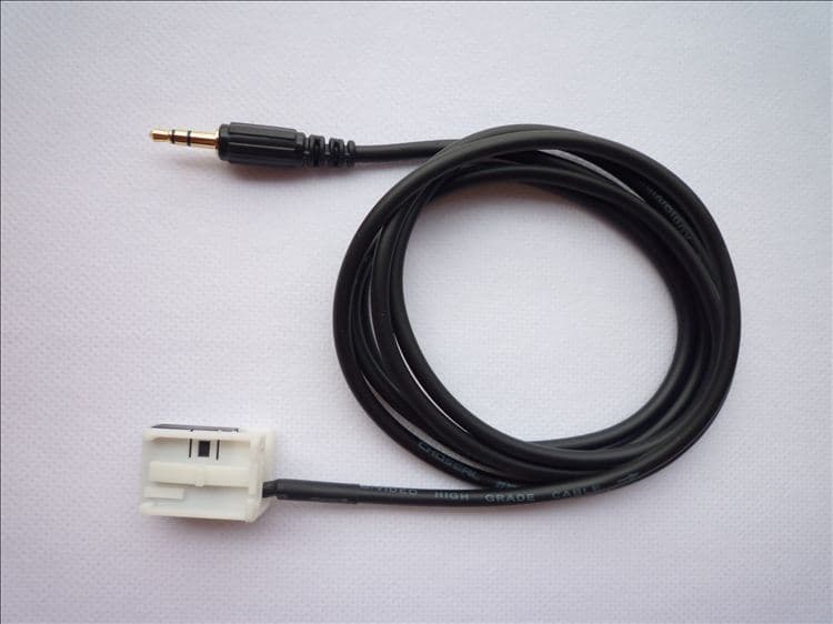 BMW E60 E63 E64 E65 E66 E81 E82 E87 E88 E90/E91 E92 AUX Male Cable