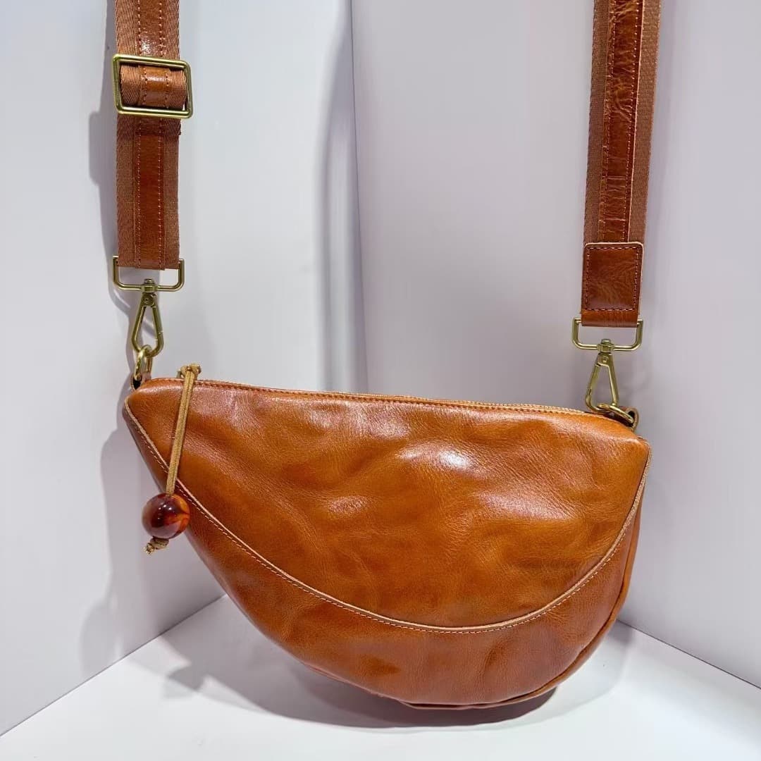 Cross-border Genuine Leather Women's Bag New Wide Strap Retro Vegetable-tanned Cowhide Saddle Bag European and American Style Crossbody Moon Bag 1295