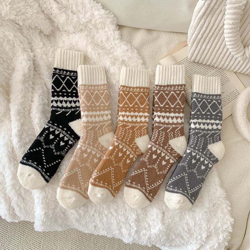 Cross-border trade ethnic style diamond pattern women's winter thick warm socks, mid-calf cold-proof soft and comfortable outdoor.