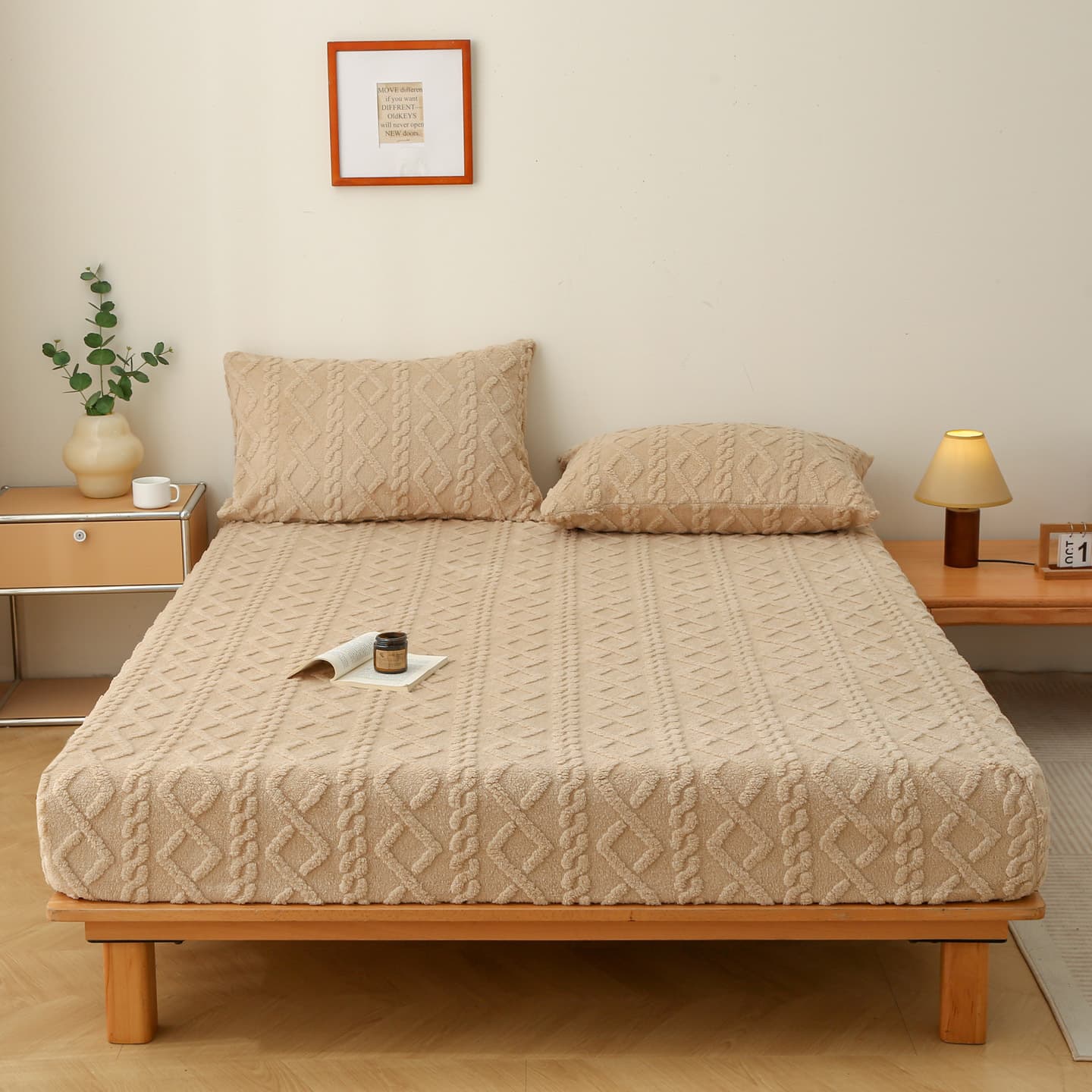 Best-selling Tufted Flannel Bed Sheet Set 3-Piece, Coral Fleece Winter Quilted Mattress Cover, Factory Direct