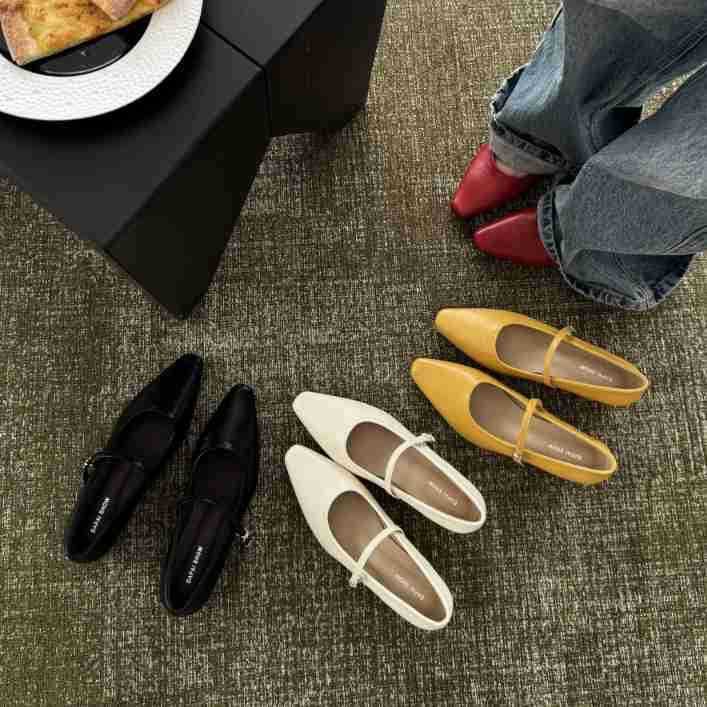 [Tax Excluded] Height-Increasing French One-Strap Mary Jane Shoes Women's 2026 Retro Shallow Pointed-Toe Chunky Heel Shoes