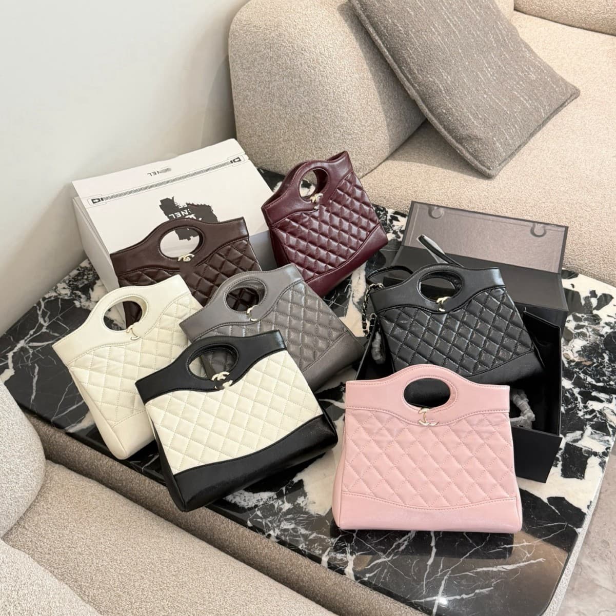 2026 Spring/Summer New Chanel Original High-Quality Suede 31bag Handheld Crossbody Bag Mini Chanel-Style Nano Black