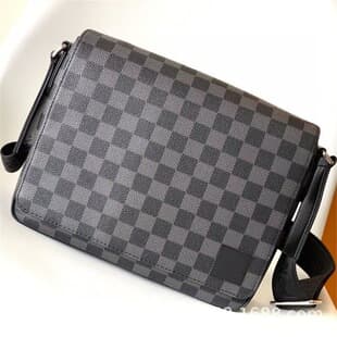 Direct Sales Cross-border M LV Men's and Women's Bags Box Bag Chain Bag Black Warrior Messenger Bag 3-in-1 Men's Bag Pillow Bag