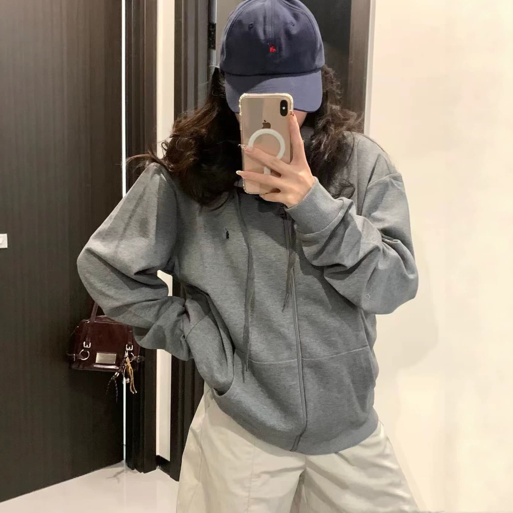Scan the QR code to find the RL Raff loose hooded sweatshirt for men and women, versatile, lazy style, casual cardigan jacket, which can be shipped on behalf of others.
