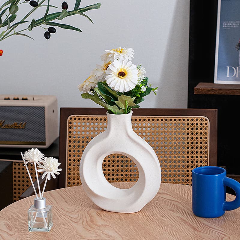 Cross-border Hot Selling Ceramic Vase Decoration Ins Nordic Circle Vase Creative Ceramic Vase White Vase Ceramic