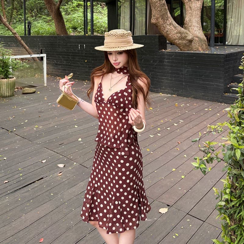 Beach wear, vacation skirt, polka-dot suspender top, fishtail long skirt, skirt, two-piece suit, brown polka-dot embroidery