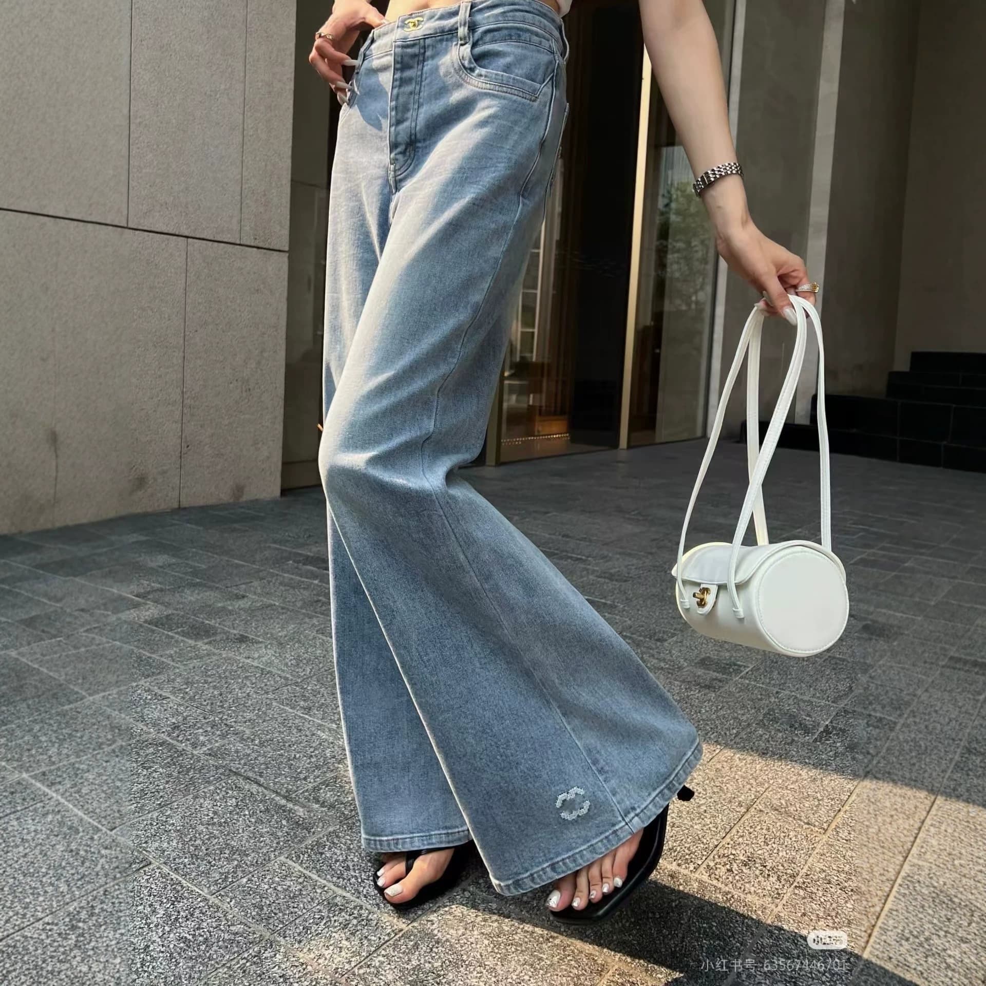 Xiaoxiang 26S new summer style double C hot diamond back pocket hand embroidered temperament high waist loose soft denim bootcut pants for women