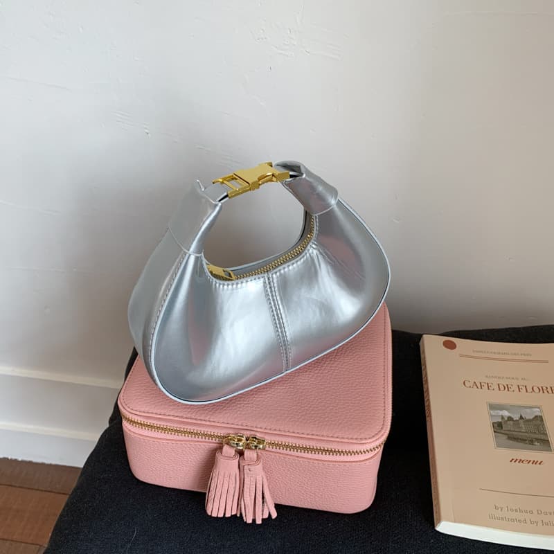 Niche Fashion Lipstick Bag, Stylish Crescent Underarm Bag, Mini Chain Dumpling Bag, 2025 New Crossbody Bag for Women