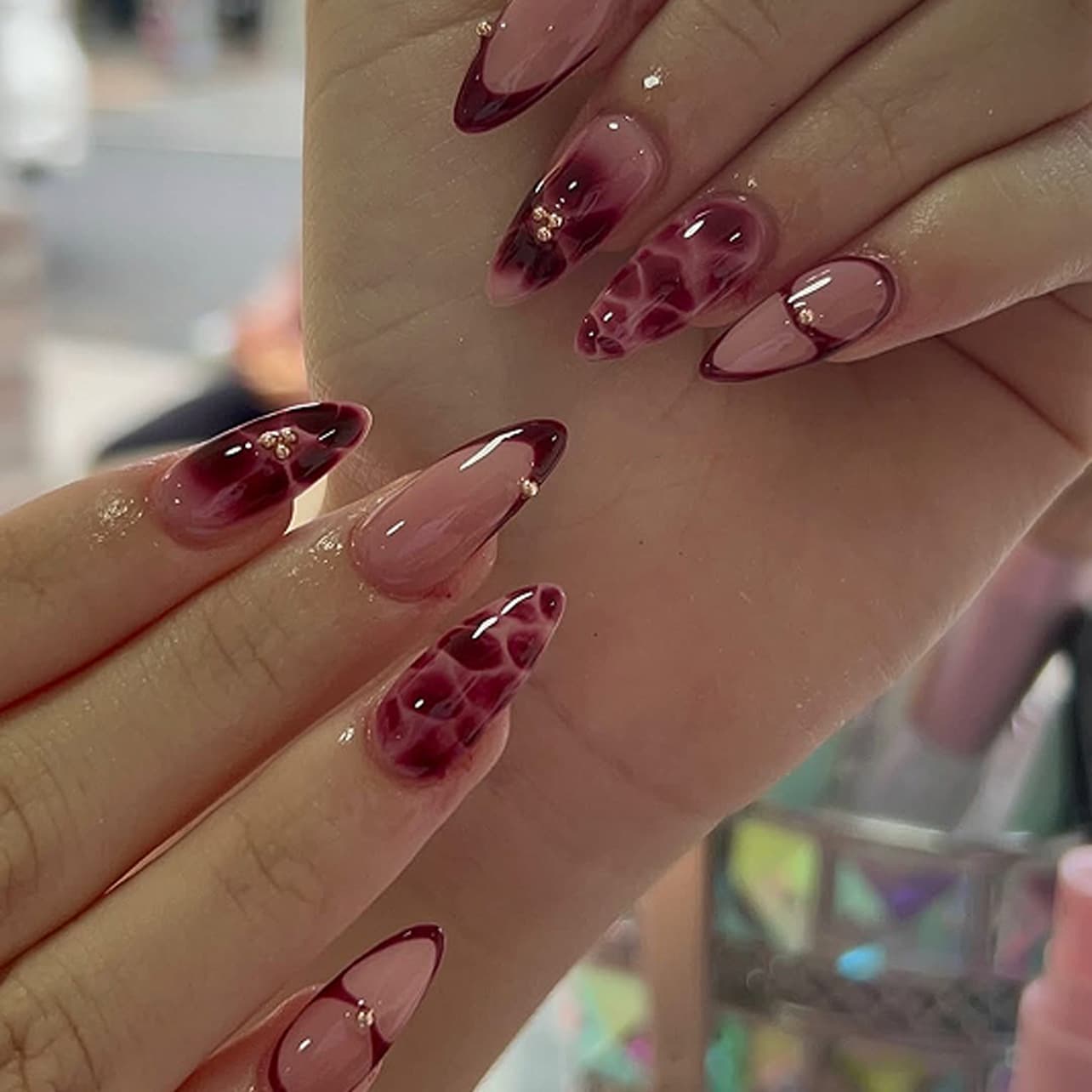 French Wine Red Press-On Nails Simple Petal Flower European and American Best-Selling False Nails