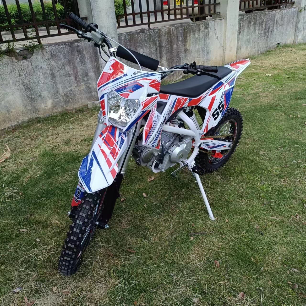 125CC---150cc Adult Two-Wheel Off-Road Motorcycle Dirt Bike for Mountain Riding, Racing, and Off-Road Competition