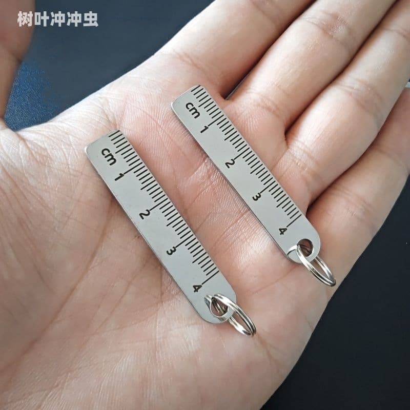 Thickened Stainless Steel Creative Small Ruler Keychain Pendant, Mini Portable 5cm Steel Ruler, Small Straight Ruler 5 Centimeters