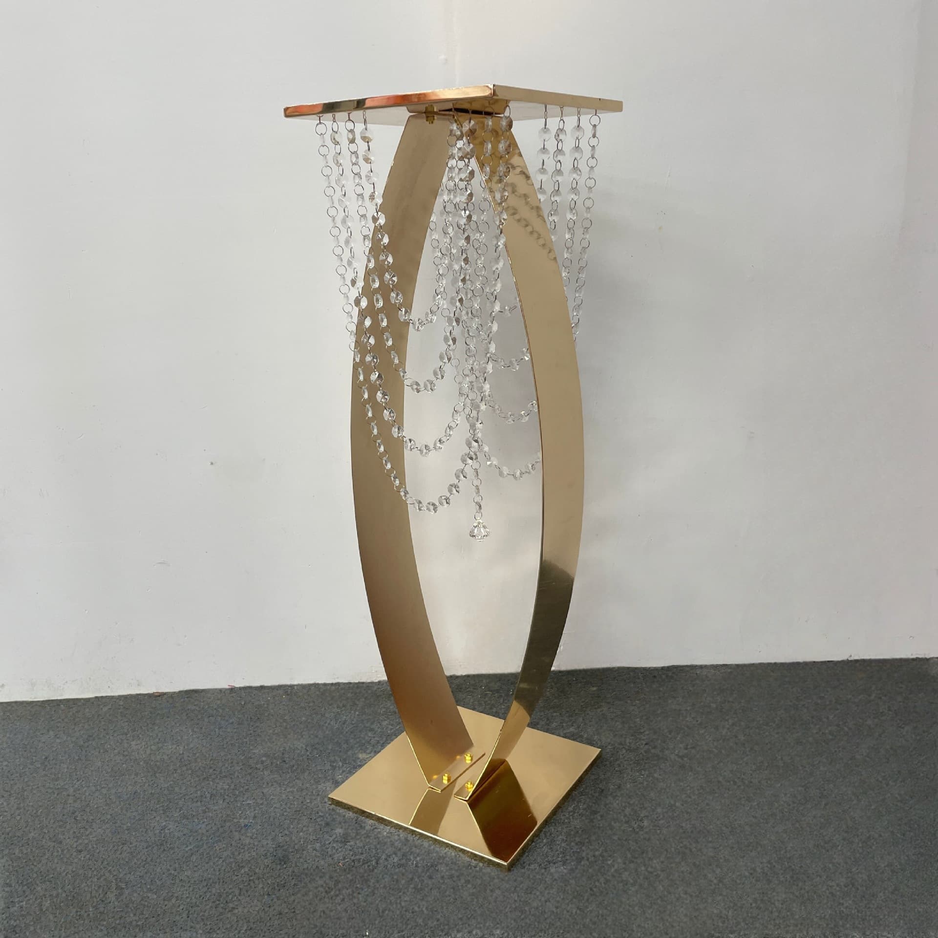 New Wedding Decoration Iron Art Dessert Table Aisle Guide Welcome Ornament Background Stage Hollow Flower Stand
