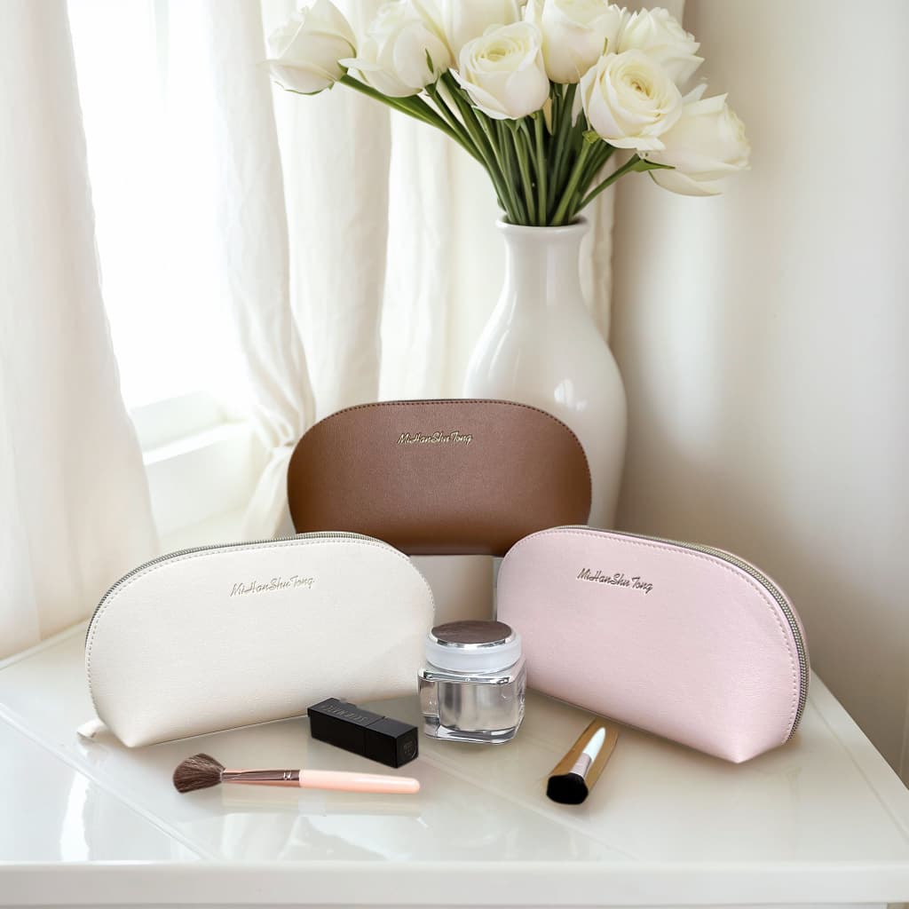 Premium Semi-Circular PU Lipstick Makeup Bag, Simple and Stylish Storage Bag, Large Capacity Portable Waterproof Toiletry and Sunglasses Bag