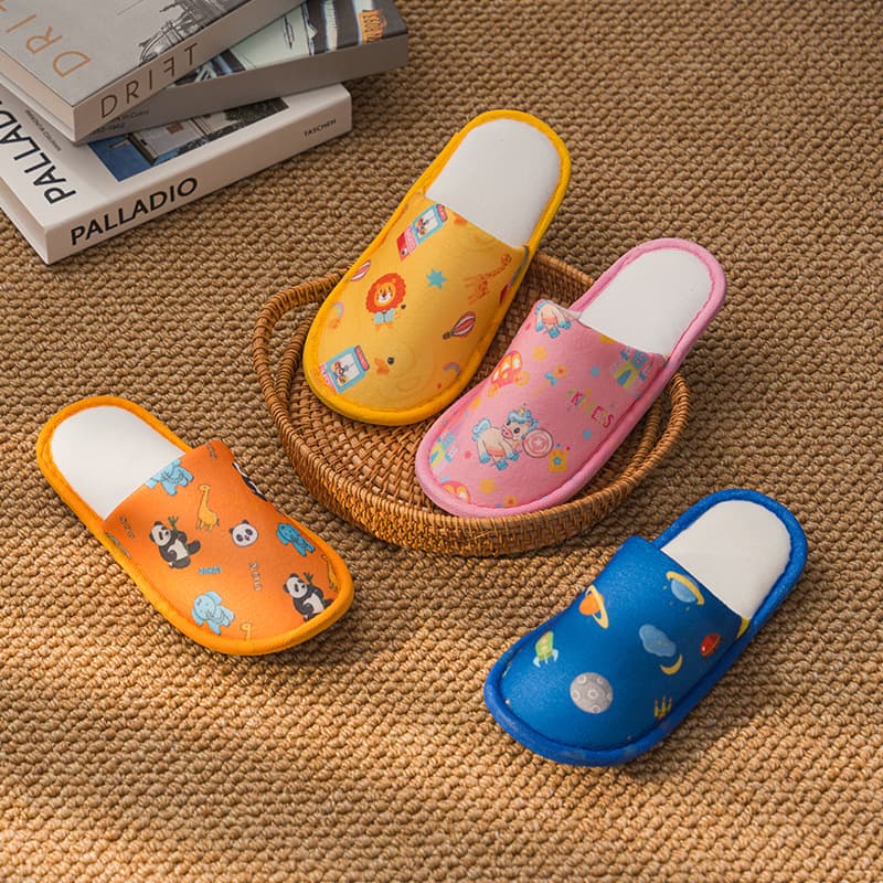Premium Kids' Convenience Slippers for Family Rooms, Hotel Disposable Anti-Slip Thick Sole, Cartoon Style Travel Slippers for B&Bs