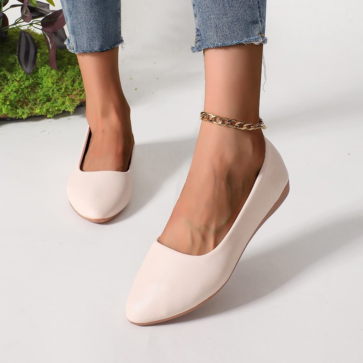 Women's Cross-Border Export Europe America 2025 New Fashion Pointed Toe Flat Shallow Mouth Moccasin Wedge Casual Shoes