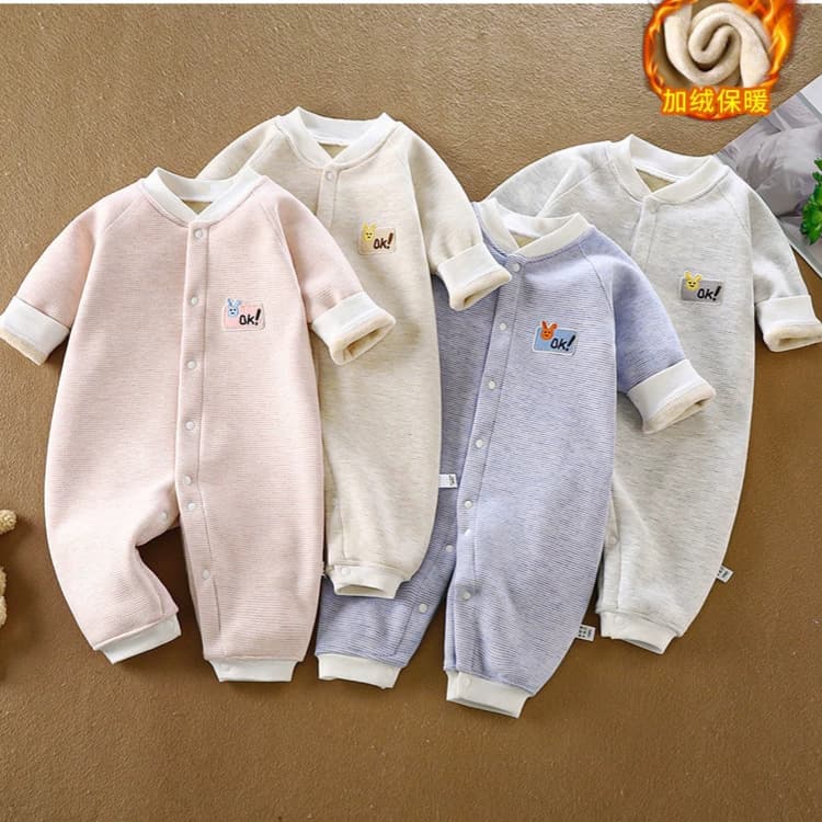 Baby Fleece-Lined Jumpsuit Autumn and Winter Style Newborn Clothing for Boys and Girls, Thickened and Warm Winter Romper for Outdoor Activities