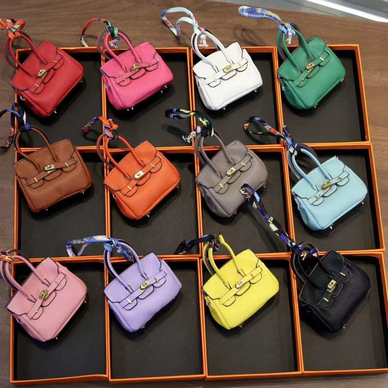 New fashion mini Birkin-style bag pendant, cute earphone pouch, car key holder, coin purse for women, lipstick bag.