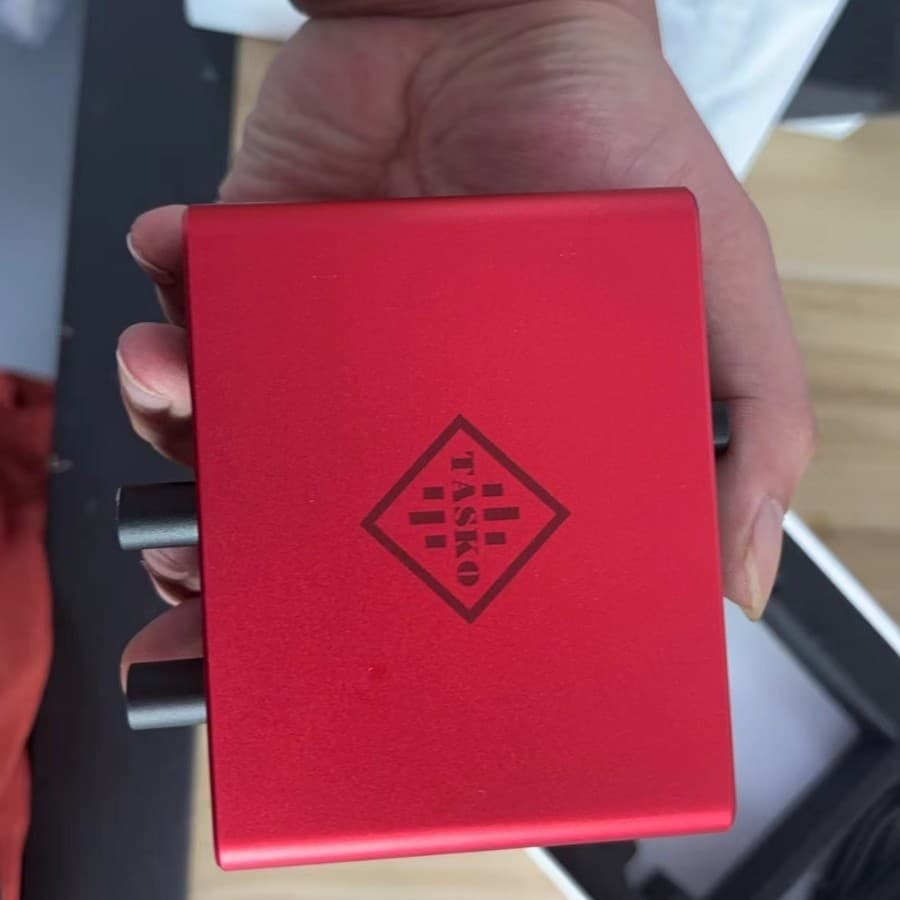 Live PK battles compatible with TYPEC Apple mobile phones for live streaming; Vietnam live streaming with sound card converter #1.