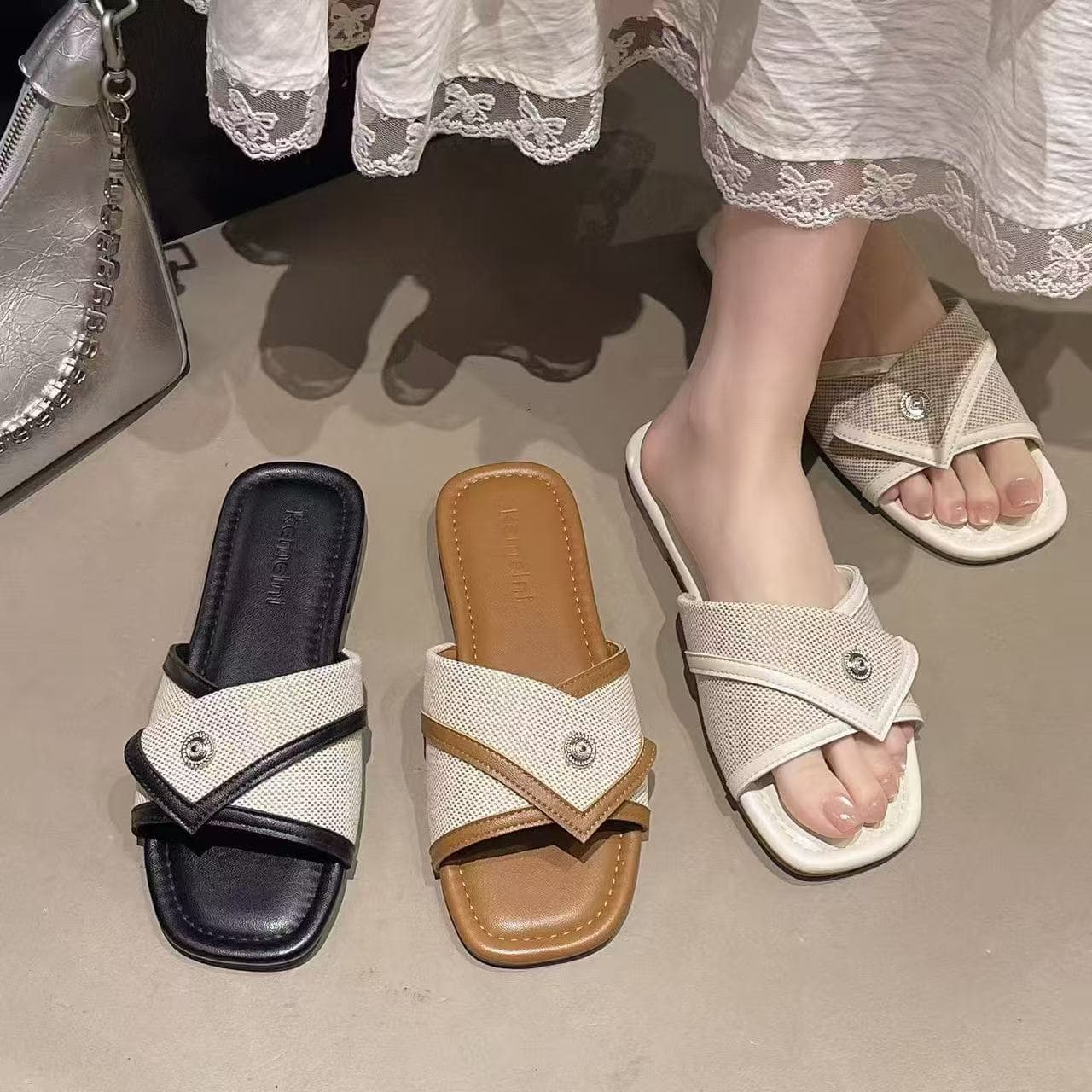 2026 New Style Unisex Flip-Flop Flat Sandals for Women Summer Outdoor Casual Square Toe Open Toe Vacation Beach Slippers