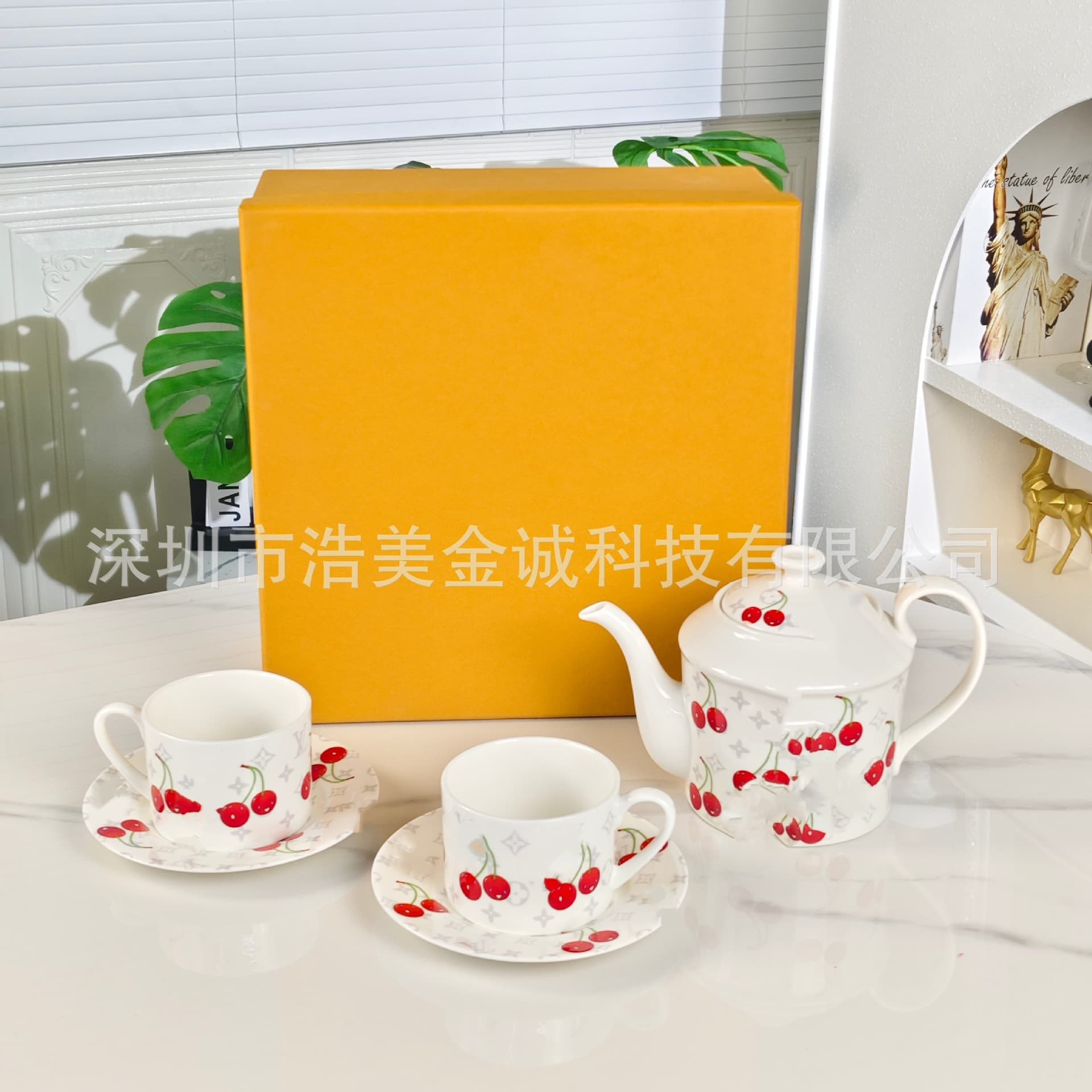 European Cherry Bone China Mug Large Capacity Water Cup, High Appearance Handle Mug Gift Box