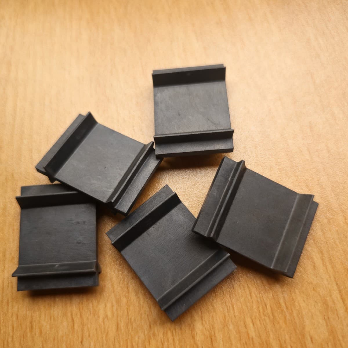 Outdoor garden fence/barrier, PA nylon material, spacer inserts, fence dividers, spacer buckles
