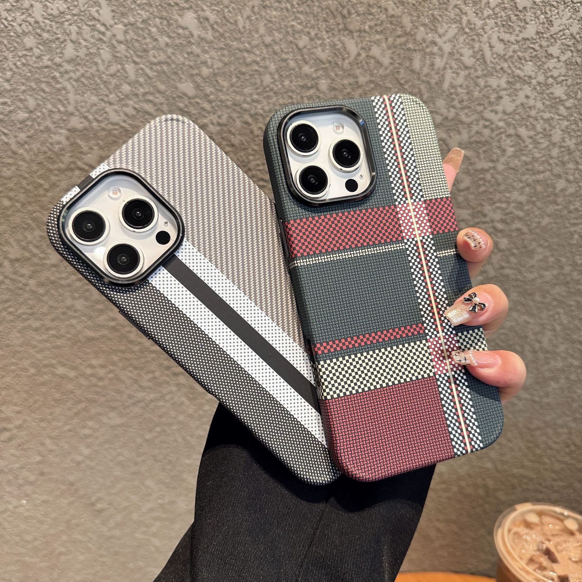 Magnetic Kevlar Pattern Carbon Fiber Phone Case for iPhone 16 Pro Max, PC Water Transfer Protective Cover for Apple 14