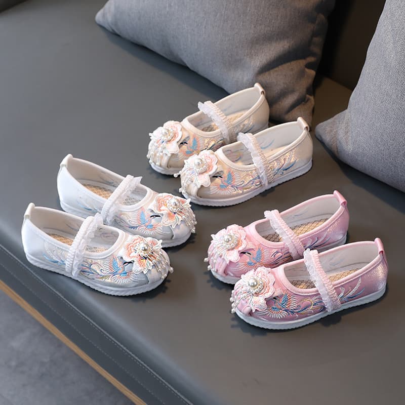 Spring Girls Hanfu Shoes, Children's Old Beijing Soft Sole Cloth Shoes, Ancient Style Embroidered Shoes, Cute Baby Princess Shoes