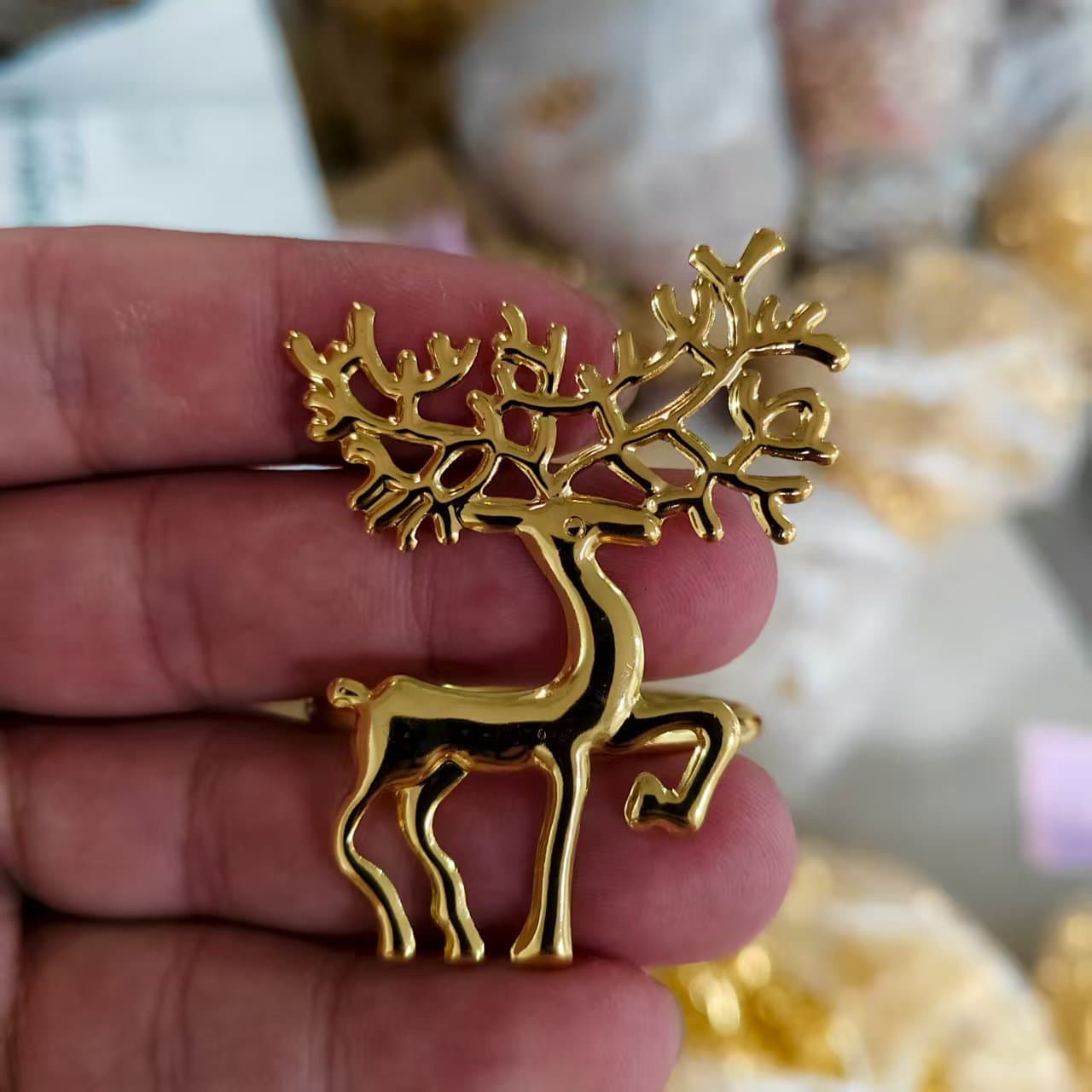Christmas napkin rings, reindeer napkin clips, tissue rings, European and American home decor items, napkin rings