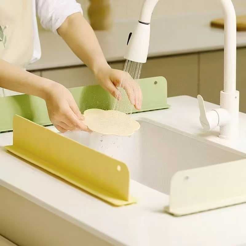 Integrated suction cup sink splashback kitchen countertop anti-splash bathroom washstand extended sink water barrier strip