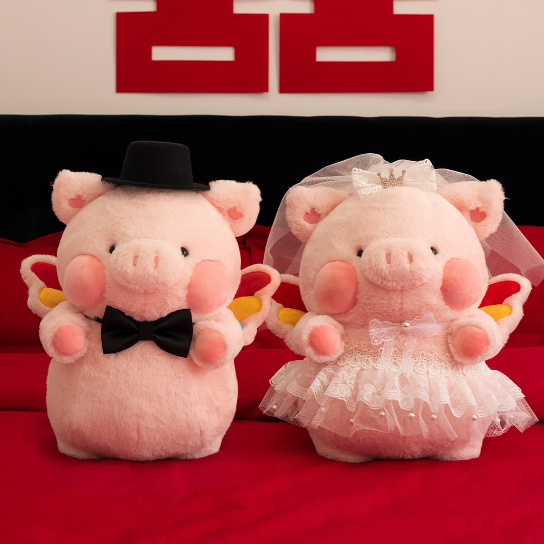 Hutao Niangniang Wedding Bed Dolls, a Pair of Cute Wedding Pig Plush Toys for Newlyweds, Wedding Gifts