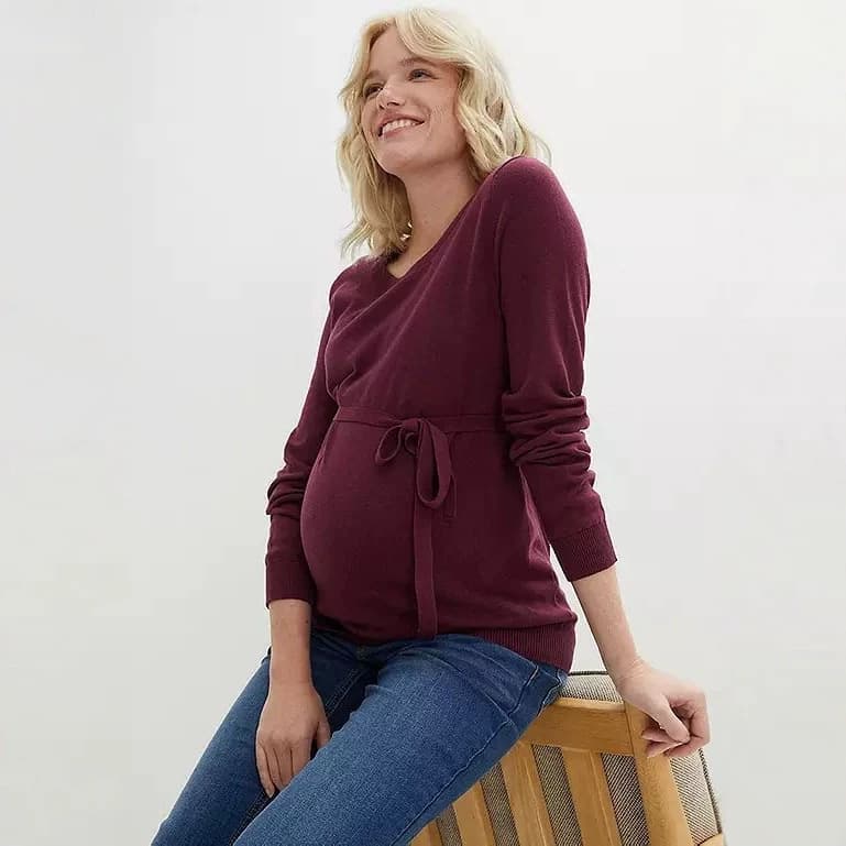 European and American Maternity Long-Sleeve Waist-Cinching Sweater for Fall/Winter, V-Neck Slim Fit with Belt, Loose Layering Basic Maternity Knitwear
