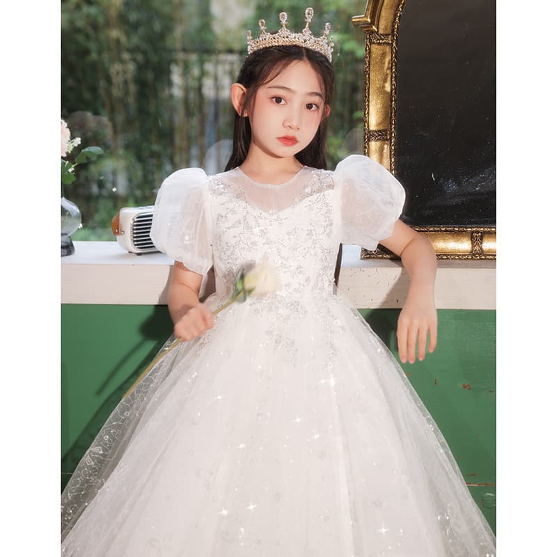 Children's catwalk dress 2026 new white puff sleeves puffy yarn princess dress little girl piano performance dress