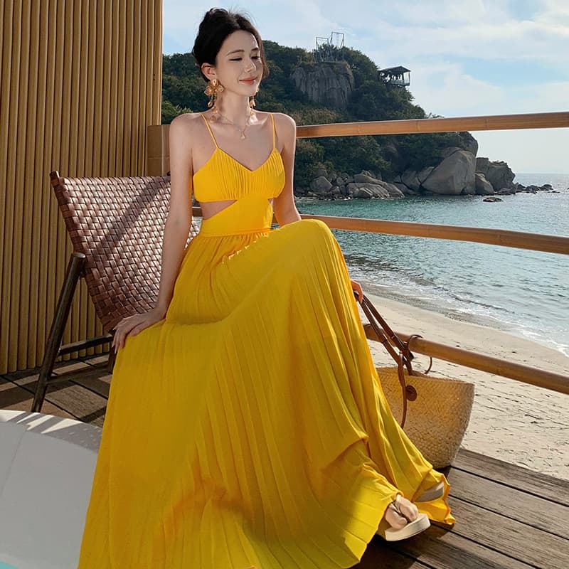 Summer new Bali seaside vacation yellow beach skirt women's retro slim Korean style dress super fairy long skirt