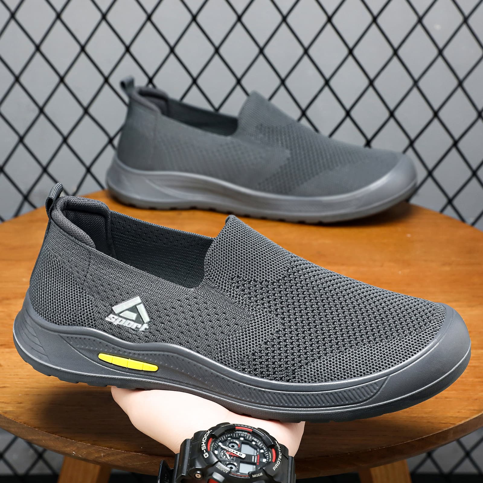 Men's Cross-Border New Breathable Non-Odor Mesh Shoes, Slip-On Lazy Shoes, Soft Sole Casual Shoes for Dad