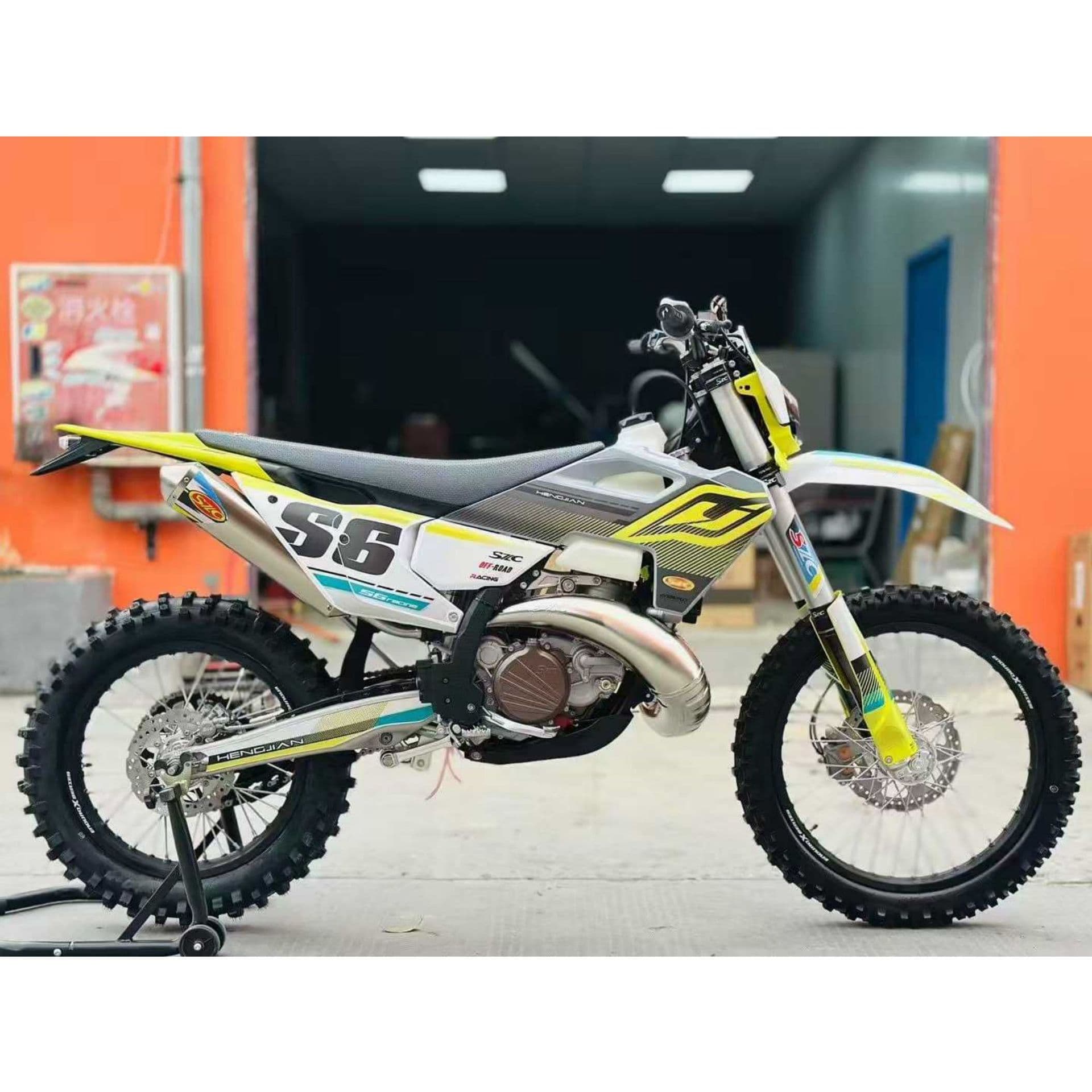 Hengjian S6 Z300 2t Two-Stroke Engine 300Cc Off-Road Motorcycle for Forest Trails and All-Terrain Use