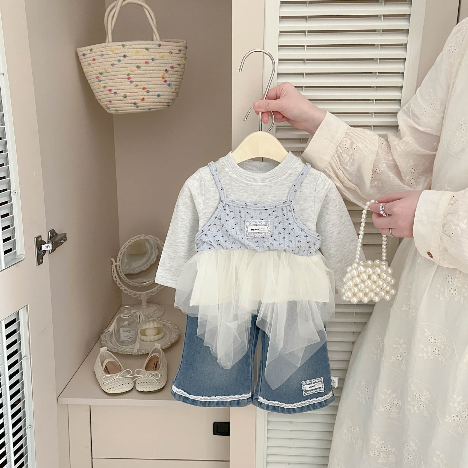 Korean girls early autumn style suit spring and autumn baby splicing mesh fake two-piece suspender top + jeans