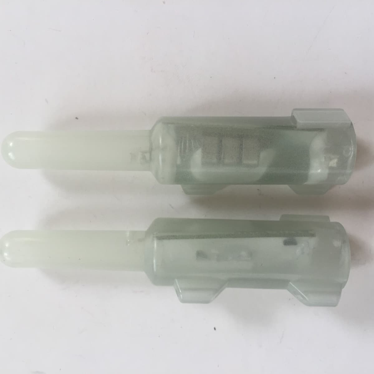 LED Luminous Underwater Fish Attractor and Gatherer, Fish Lure Light for Night Fishing with AG5 Button Battery Glow