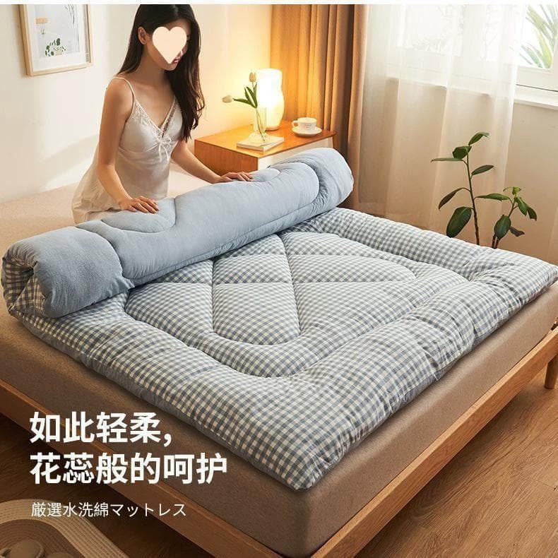 Thick winter quilt, household spring and autumn quilt, mattress, folding single fiber air conditioning quilt, dormitory student wholesale.