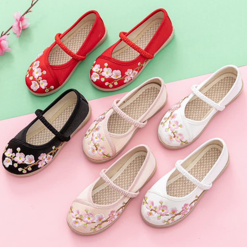 Hanfu shoes for girls, embroidered shoes, ancient style children's Beijing cloth shoes, traditional Chinese style shoes with horse-face skirt.